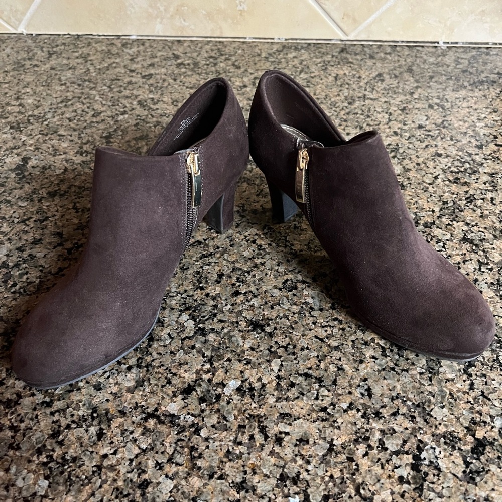 X appeal Brown shoes